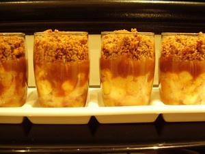 Verrines pommes crumble caramel au beurre salé sans œufs