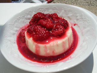 Panacotta (Pana Cotta) aux framboises sans œufs sans gluten