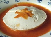 Panacotta façon ile flottante aux abricots sans oeufs