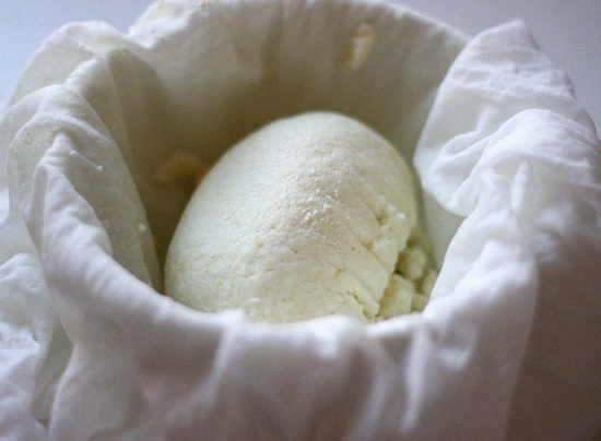 Ricotta au lait de chèvre maison ©My New Roots Ricotta au lait de chèvre maison ©My New Roots