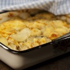 Gratin de pommes de terre aux champignons - © Mariakomar | Dreamstime.com