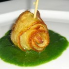 Ruban de pommes de terre croustillant à l'ail et au persil