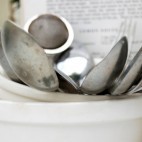 Livres et ustensiles de cuisine petit