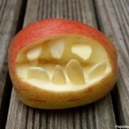 pommes mordantes d'Halloween