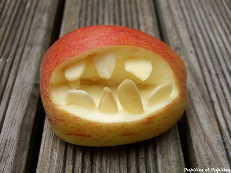 pommes mordantes d'Halloween pommes mordantes d'Halloween