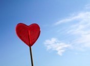 coeur bleu Saint Valentin : Des emporte-pièces subliminaux et des macarons