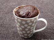 Gâteau au chocolat dans une tasse