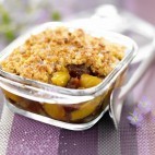 Crumble de palets bretons aux prunes - Crédit KerCadélac