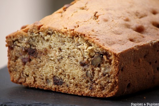 Cake à la banane, aux noix et aux pépites de chocolat Cake à la banane, aux noix et aux pépites de chocolat