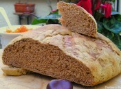 Pain au potiron et à la farine de châtaignes Pain à la purée de potiron et à la farine de châtaignes