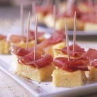 Banderilles de Polenta au Jambon de Bayonne
