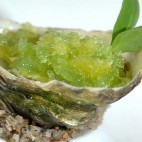 Huitres Marennes Oléron au gingembre, granité de concombre à l'eau de mer