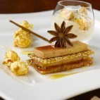 Foie Gras à la normande, cappuccino de Foie Gras tiède, sorbet de pommes vertes, manzana et pop corn