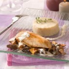 Suprêmes de pintade au Champagne et petits champignons