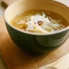 soupe à l'oignon au miso d'orge