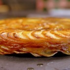 Gâteau de pommes Anna aux cèpes de David Martin
