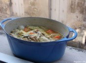Poule au pot Poule au pot et sa sauce moutarde