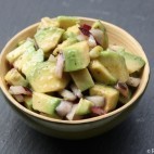 Avocat, salsa au citron de Donal Skehan