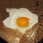 Galette de sarrasin et son œuf miroir