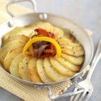 Tian de pommes de terre primeur à l’oignon rouge et aux poivrons grillés