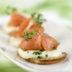 Toasts de Saumon fumé de Norvège fumé à la mozzarella