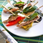 Brochettes façon saltimbocca de veau