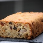 Cake aux poires raisins et cardamome