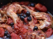 Gigolettes de lapin aux tomates et aux olives noires Lapin aux tomates et aux olives noires
