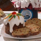 Koulitch - Brioche de Pâques russe aux fruits secs - Petrossian