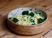 Spaghettis aux brocolis, à l’ail et au Parmesan