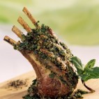 Carré d'agneau aux herbes