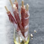 Gressins et Jambon Cru ©Aoste