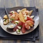 Salade d'été au Carré Frais, crevettes et agrumes