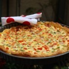 Tarte feuilletée aux poivrons rouge et vert et au bacon