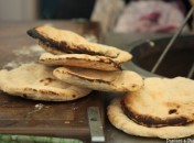 La cuisson des naans au tandoor {video}