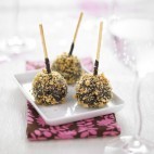Sucettes de pâte à tartiner croquantes {cake pops}