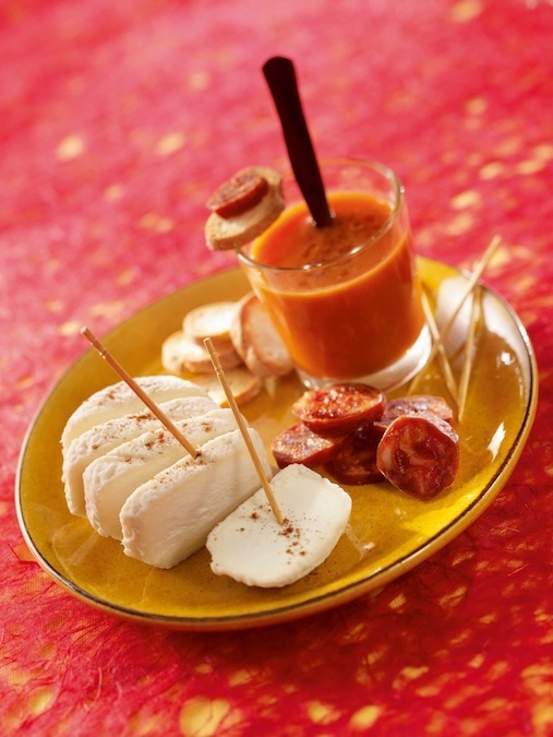 Tapas - Crottin de Chèvre et gaspacho Tapas - Crottin de Chèvre et gaspacho