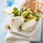 Salade de Crottin de Chèvre aux concombres et menthe fraîche
