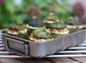 Courgettes farcies à l'italienne Courgettes rondes farcies à l’italienne : veau, ricotta, tomates confites, pignon de pin