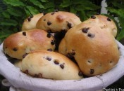 Petits pains au lait de noisettes et aux pépites de chocolat Petits pains au lait de noisettes et aux pépites de chocolat