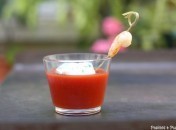 Verrine crevettes, coulis de tomates, fromage frais Verrine de crevettes, fromage frais et tomates