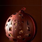 Boule de Noël, orfèvre de mendiant - La Maison du Chocolat