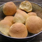 Petits pains aux zestes d'orange et aux graines de fenouil