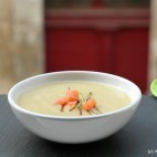 Soupe poireaux pommes de terre au saumon fumé {velouté}
