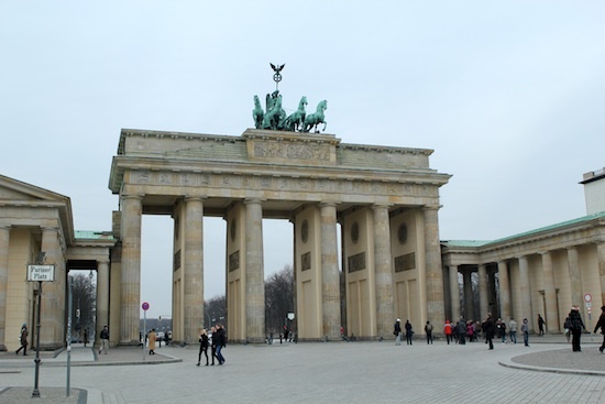 La porte de Brandebourg qui était partie intégrante du mur de Berlin