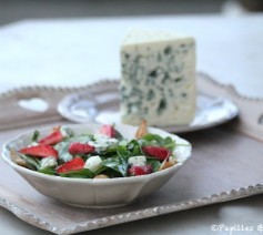 Salade fraises et Roquefort, épinards et Poulet grillé