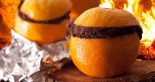 Gâteau au chocolat cuit dans une orange