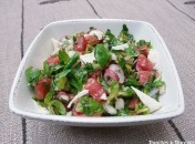 Fattouch ou Fattouche – Salade libanaise au pain grillé et au sumac Fattouch ou Fattouche – Salade libanaise au pain grillé et au sumac