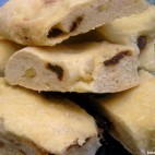 Fougasse aux tomates confites et aux pignons de pin