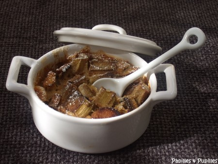 Clafoutis à la rhubarbe et à la farine 5 céréales et 3 graines Clafoutis à la rhubarbe et à la farine aux 5 céréales et aux 3 graines